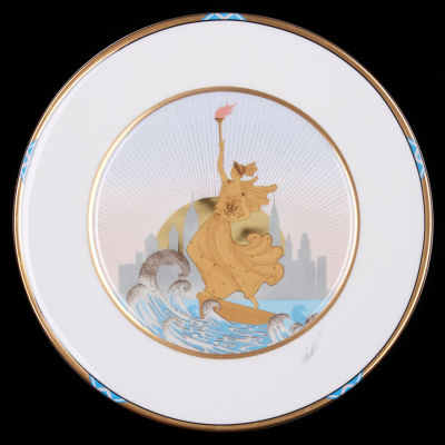 Ert&eacute; коллекционная тарелка &laquo;Статуя свободы&raquo;
Германия, 1990 г. Д.: 30 см 
Костяной фарфор 