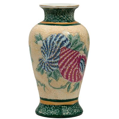 Винтажная ваза керамическая с изображением ракушек, ручная роспись.
США, 1980- е гг. . в: 21 см 