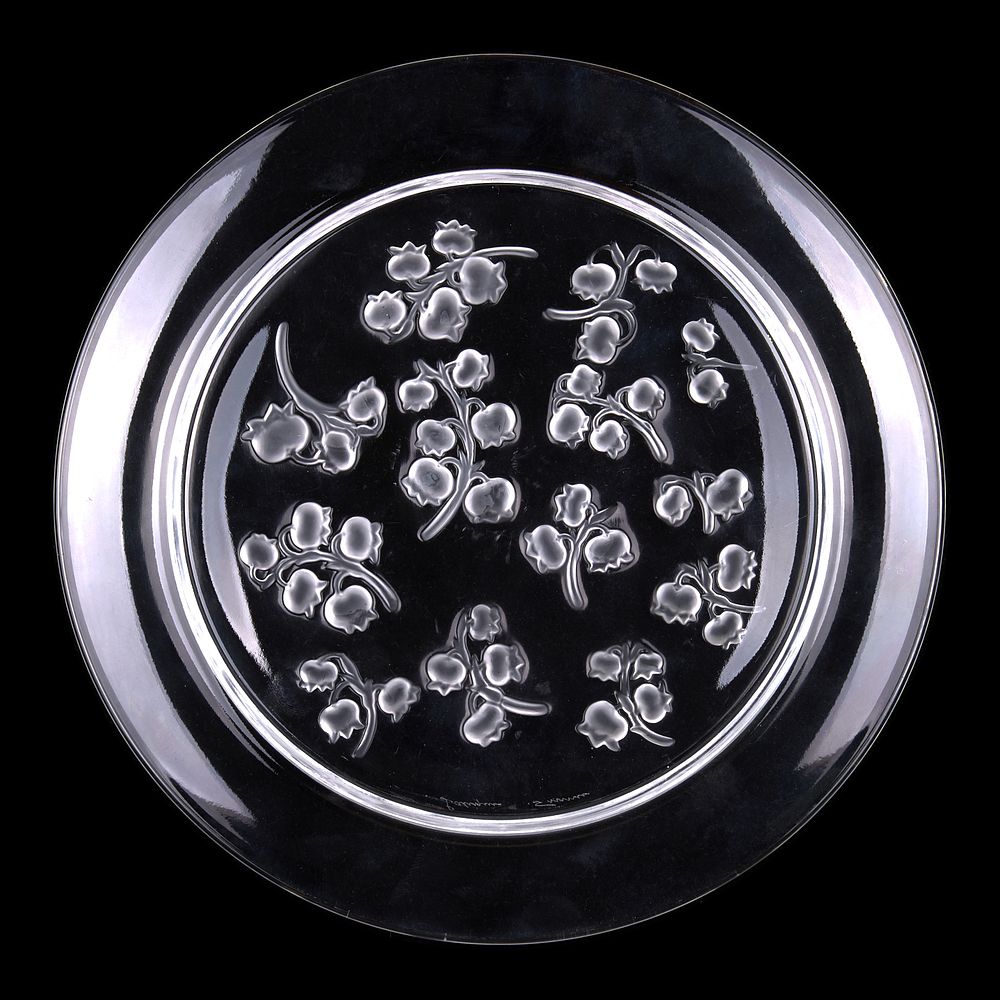Lalique тарелка "Ландыши", Франция, 1970- е гг. Д: 21 см. 
клеймо: Lalique France 
«Лалик» - 