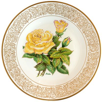 Фарфоровая тарелка Edward Marshal Boehm, Англия, 1980- е гг. Rose plate collection. костяной 
