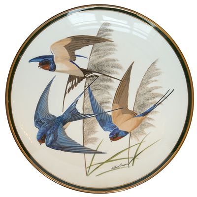 Коллекционная тарелка серии &laquo;Певчие птицы мира&raquo;, &laquo;Амбарная ласточка&raquo;, 1980-е гг. Коллекционная 