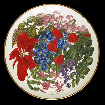 Wedgwood коллекционная тарелка &laquo;Декабрь&raquo;, серия &laquo;Цветы года&raquo;, Англия, 1977 г. д.: 27 см 
Фарфор 