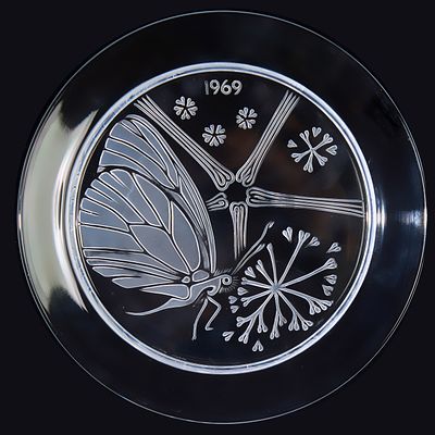 Lalique 1969 г. коллекционная тарелка &laquo;Бабочка&raquo; Франция. Д: 21 см. 
клеймо: Lalique France 