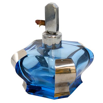 Парфюмерный флакон из цветного стекла, Богемия, 1930-е гг.
стекло, серебрение
идеальная 