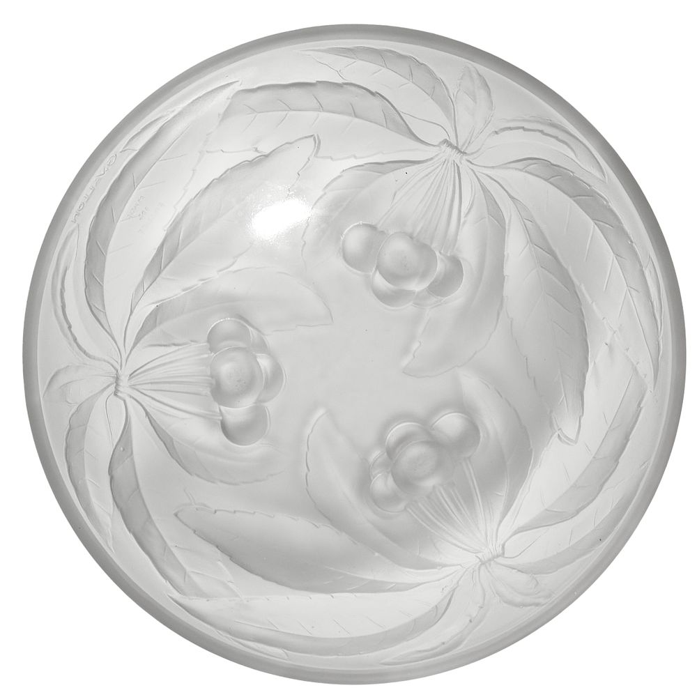 Ваза для фруктов G. Vallon в 1930-х гг, Франция.
Эта красивая ваза из матового стекла была 