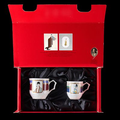 Набор кофейных пар из костяного Фарфора Shiseido Hanatsubaki Club Esprit D'Erte, 1990 г. 