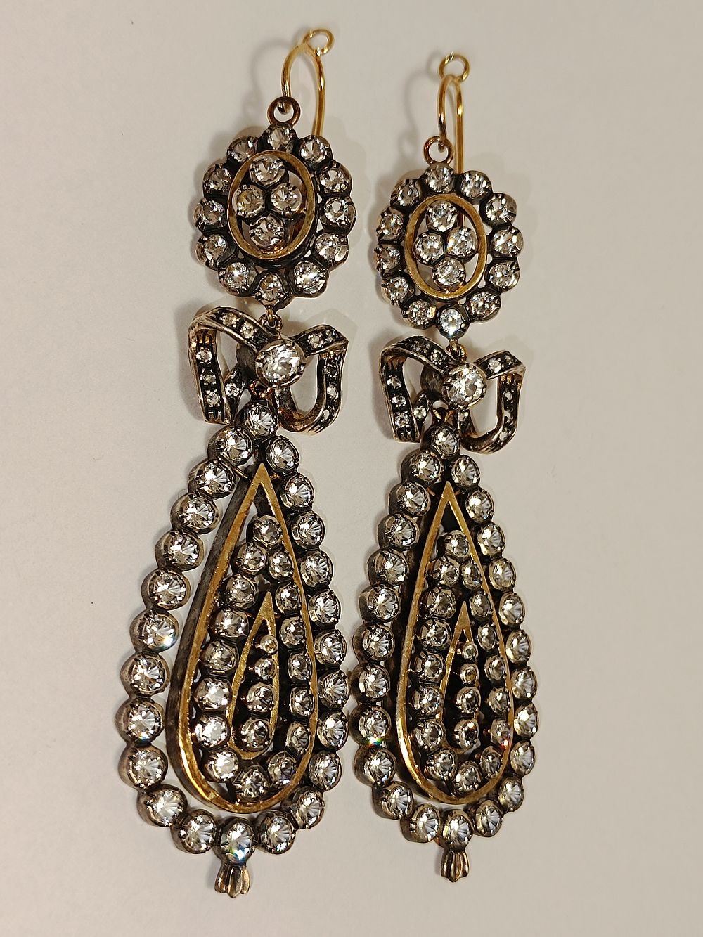 Leiloeira Antiqu&aacute;ria | Auction 13 | GOLD, SILVER JWELLERY AND COLECTABLES