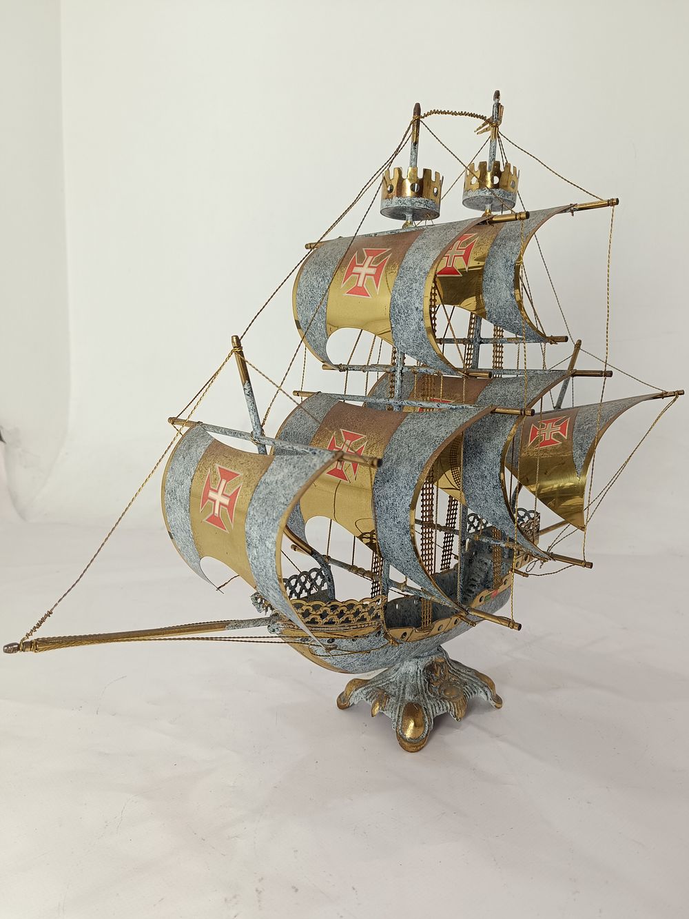 Leiloeira Antiqu&aacute;ria | Auction 16 | AUCTION OF ANTIQUES, SILVER, WATCHES AND COLLECTABLES