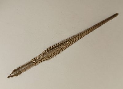 Silver fountain pen, 7.8g 
14.8cm length