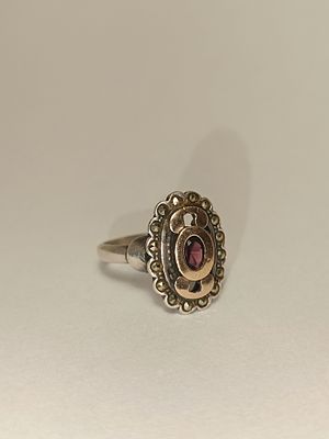 Silver and gold ring with Marcasites and stone 4.7g size 18