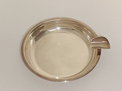 Plain ashtray in 925% Topaz silver, 61.5g 
10.5cm wide