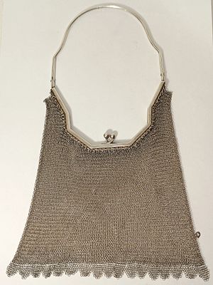 Silver boar (1887-1937) mesh bag with handle, 115g