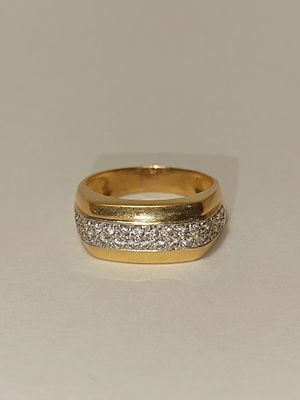 Anel em ouro 800% e pedras brancas, 6.4gr 
Medida 18