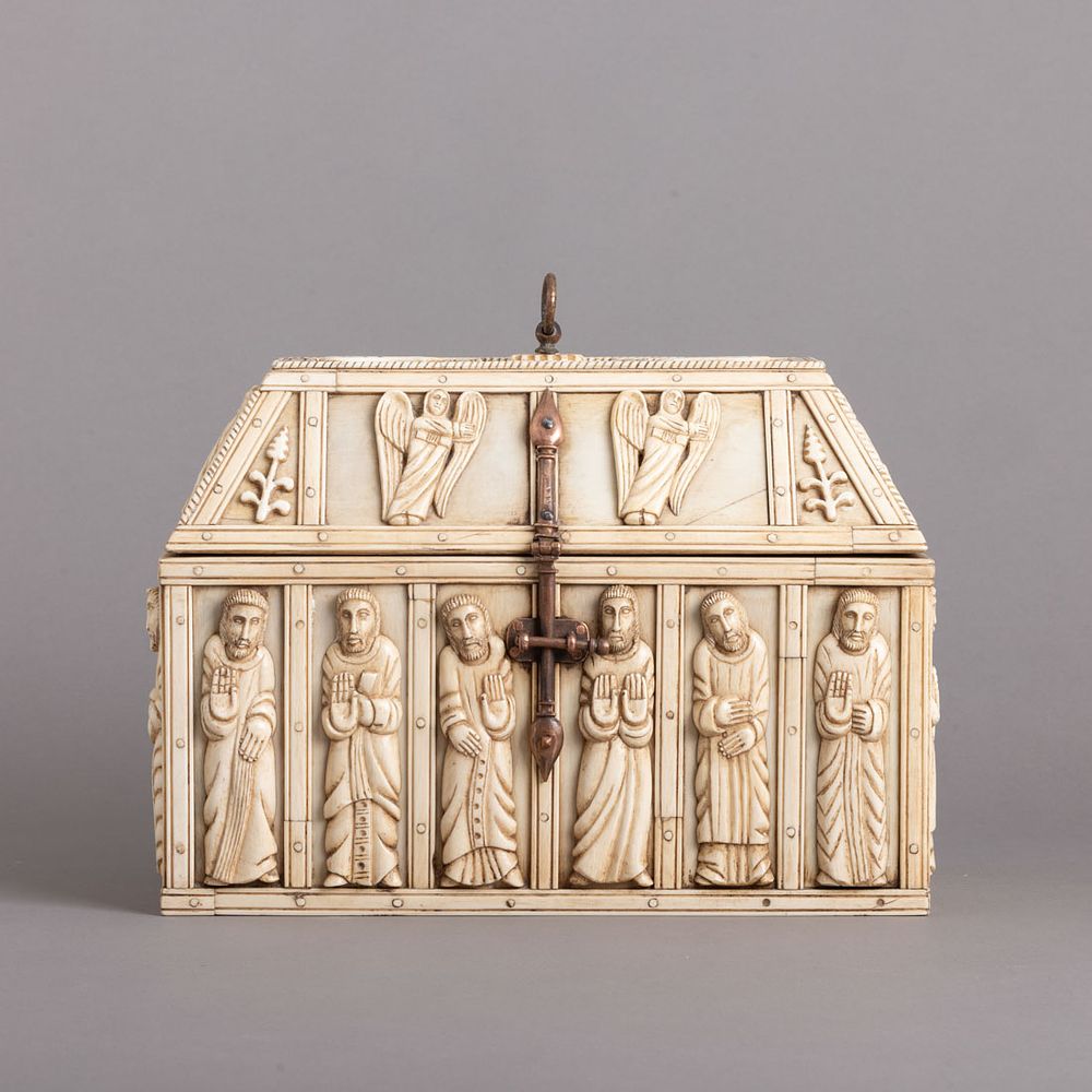 Leiloeira C&ocirc;rte Real | Auction 2 | Antiques & Works of Art