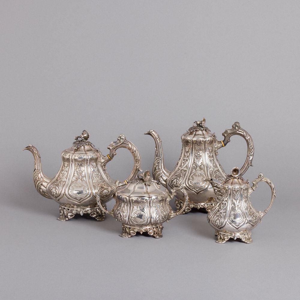 Leiloeira C&ocirc;rte Real | Antiques & Works of Art
