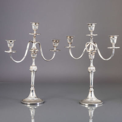 PAR DE SERPENTINAS DE TR&Ecirc;S LUMES. Estilo D. Maria, em casquinha portuguesa, decora&ccedil;&atilde;o 