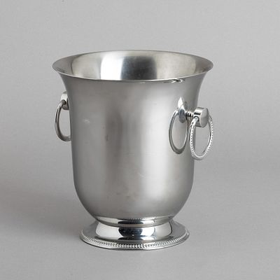 FRAPPÉ. Em inox, decorado com frisos de perlados, marcado Guy Degrenne, Francês. Sinais