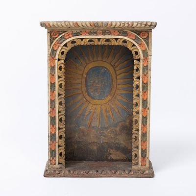 NICHO. Em madeira entalhada, pintada e dourada. Falhas, defeitos e vestígios de xilófagos. Dim.:
