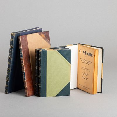 VINHO, CINCO LIVROS ANTIGOS. O Vinho por Pedro Núncio Bravo, em três volumes, Arte