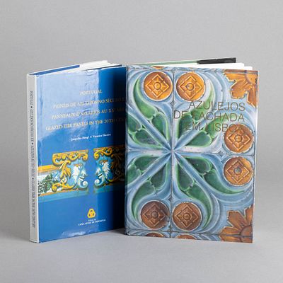DOIS LIVROS. Azulejos de Fachada em Lisboa, A. J. Barros Veloso e Isabel Almasqué e