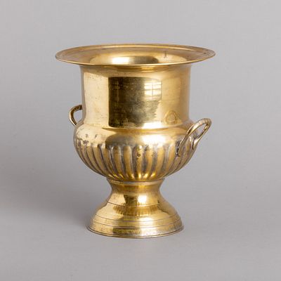 FRAPP&Eacute;. Em metal prateado, decoração gomada, pegas relevadas. Sinais de uso, desgaste e 