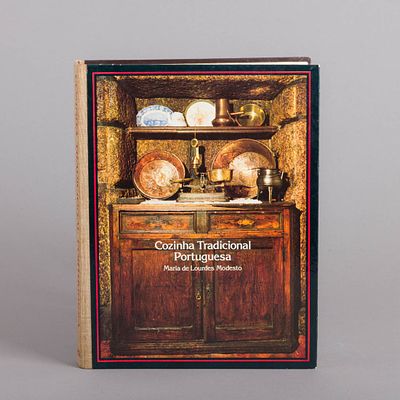 COZINHA TRADICIONAL PORTUGUESA. "Cozinha Tradicional Portuguesa", De Maria de Lourdes Modesto e 