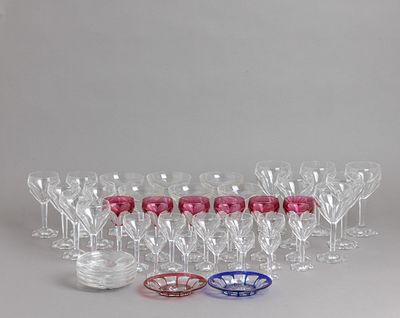 SERVI&Ccedil;O DE COPOS PARA SEIS PESSOAS. Em cristal e cristal bicolor Val Saint Lambert (copos de 