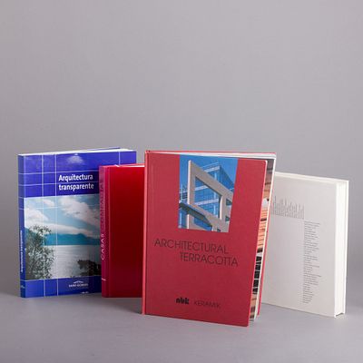 QUATRO LIVROS. "IV Pr&eacute;mio de Arquitectura Ascensores Enor" Editor: Carlos Quint&aacute;ns Eiras; 