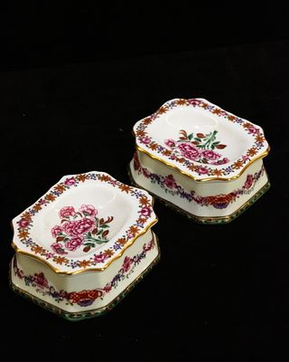 NG Porcelanas - Salt and Pepper Shakers. Porcelain salt and pepper shakers decorated with the Rosa 