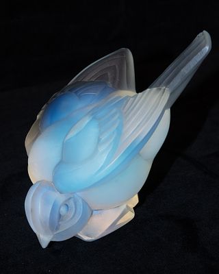 Sabino Paris - Sparrow sculpture Sabino Paris. Sparrow sculpture in opalescent glass. Inscription 