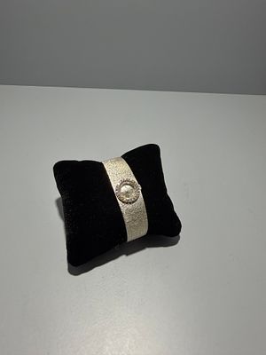 Rel&oacute;gio de pulso de senhora Omega vintage em ouro branco e brilhantes. Rel&oacute;gio de pulso de 