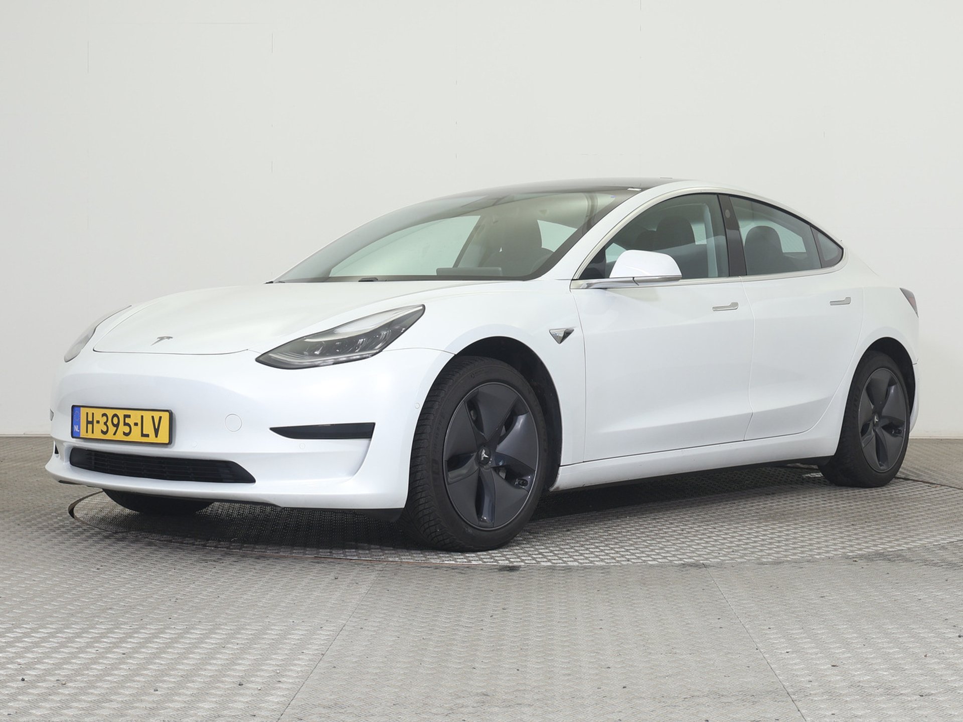 NowLeiloes | Leil&atilde;o TES | Tesla Model 3 Standard Range Plus 60 kWh - El&eacute;trico - Caixa autom&aacute;tica