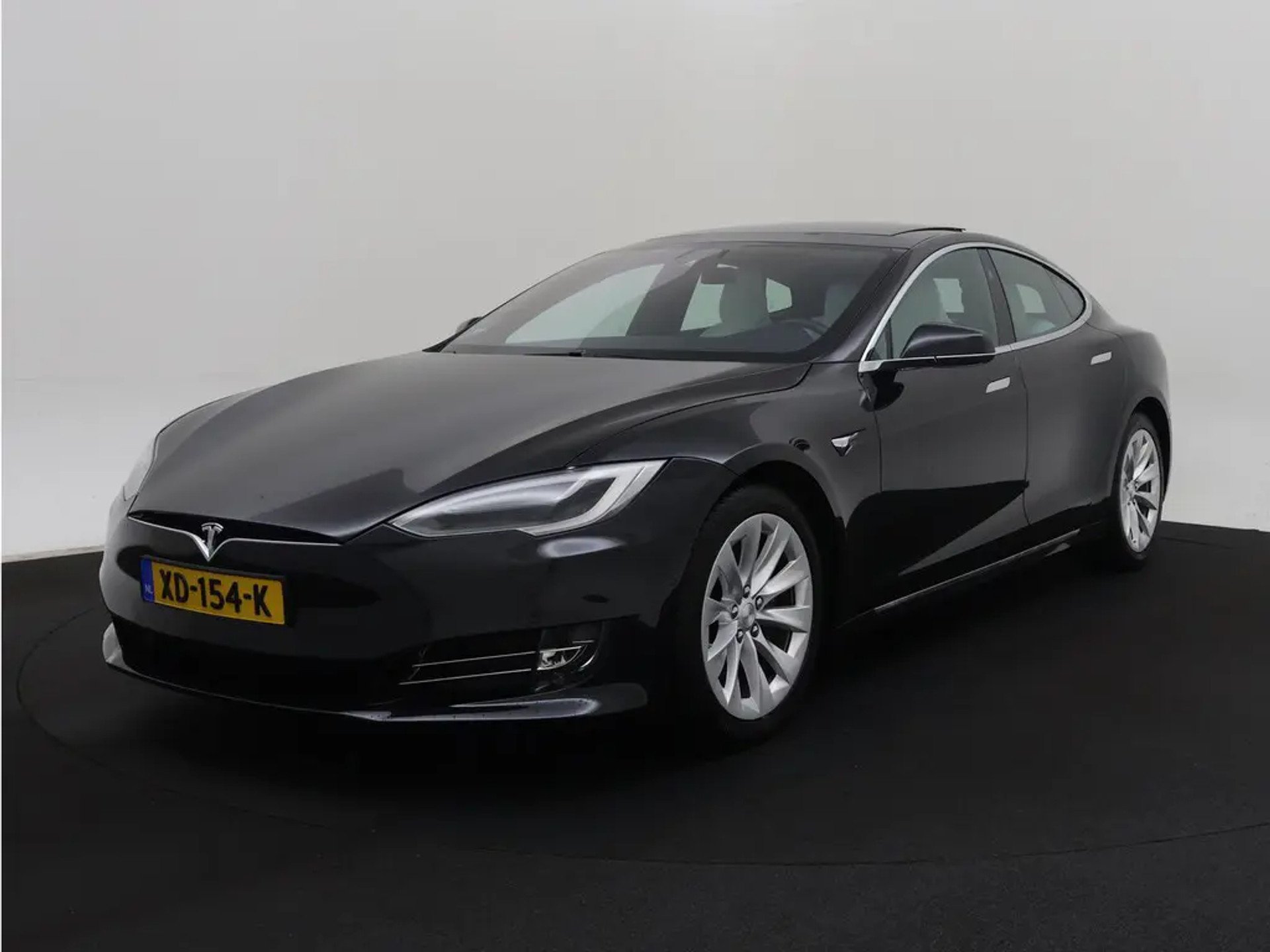 NowLeiloes | Auction Tesla