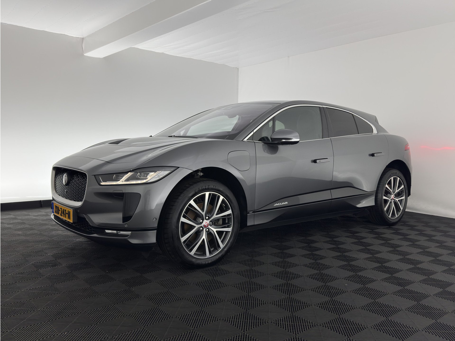 NowLeiloes | Auction Jaguar