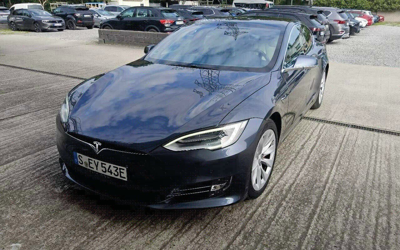 NowLeiloes | Auction Tesla