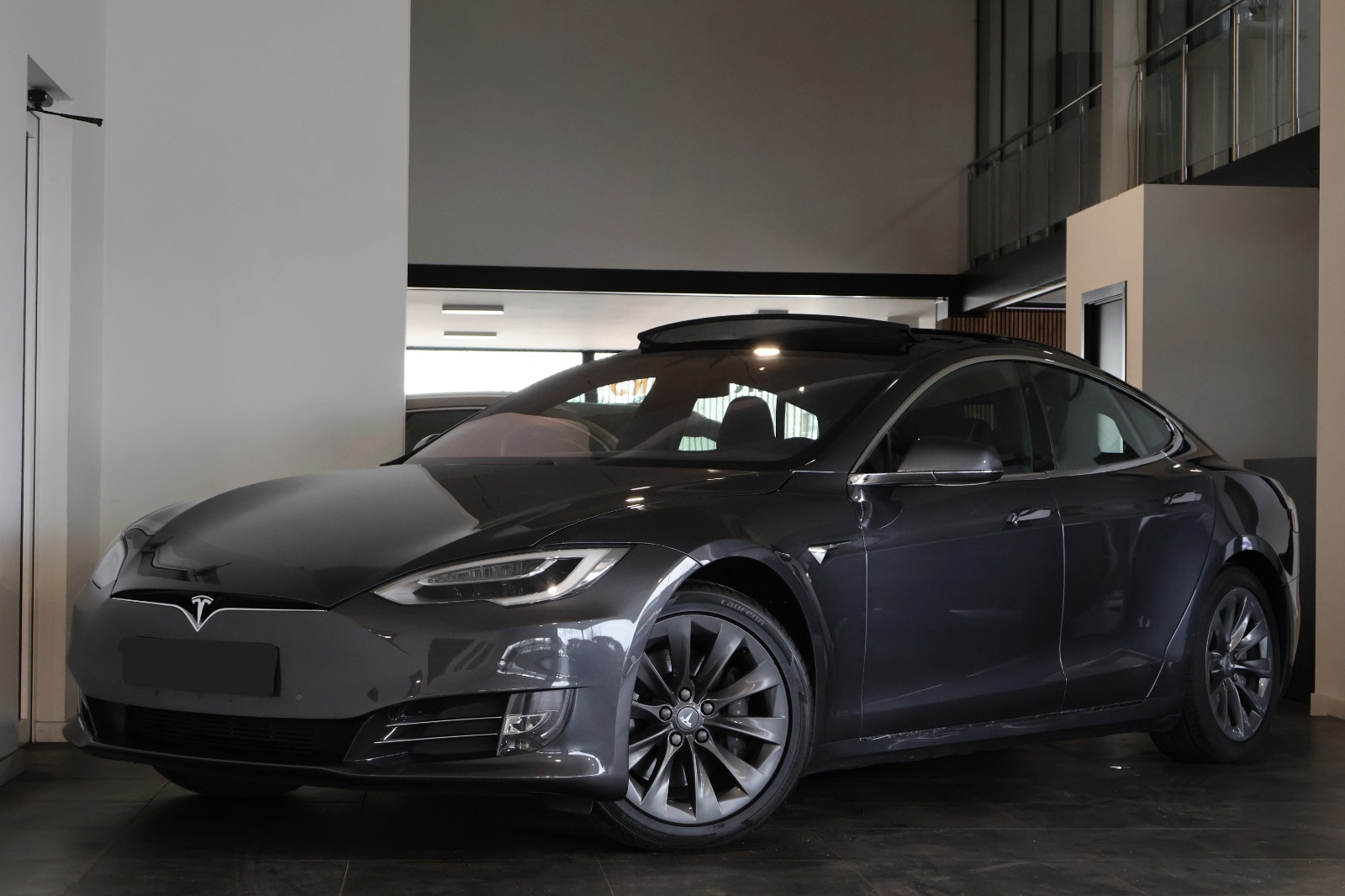 NowLeiloes | Auction Tesla