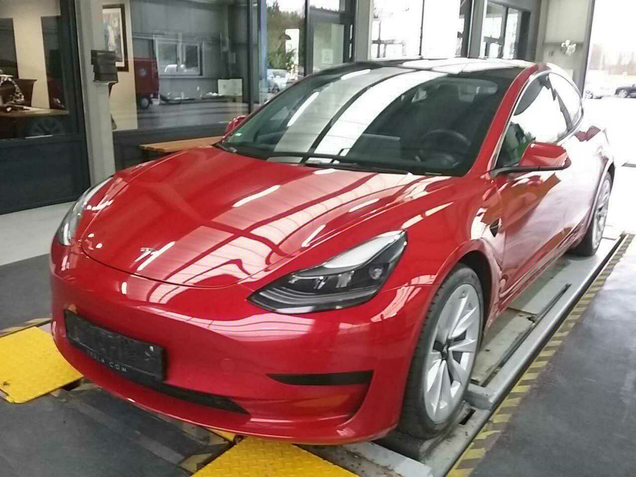 NowLeiloes | Auction Tesla
