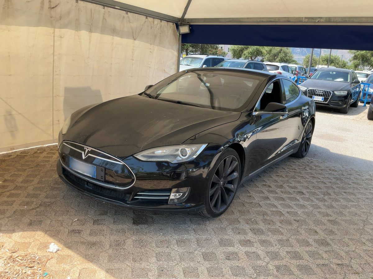 NowLeiloes | Auction Tesla