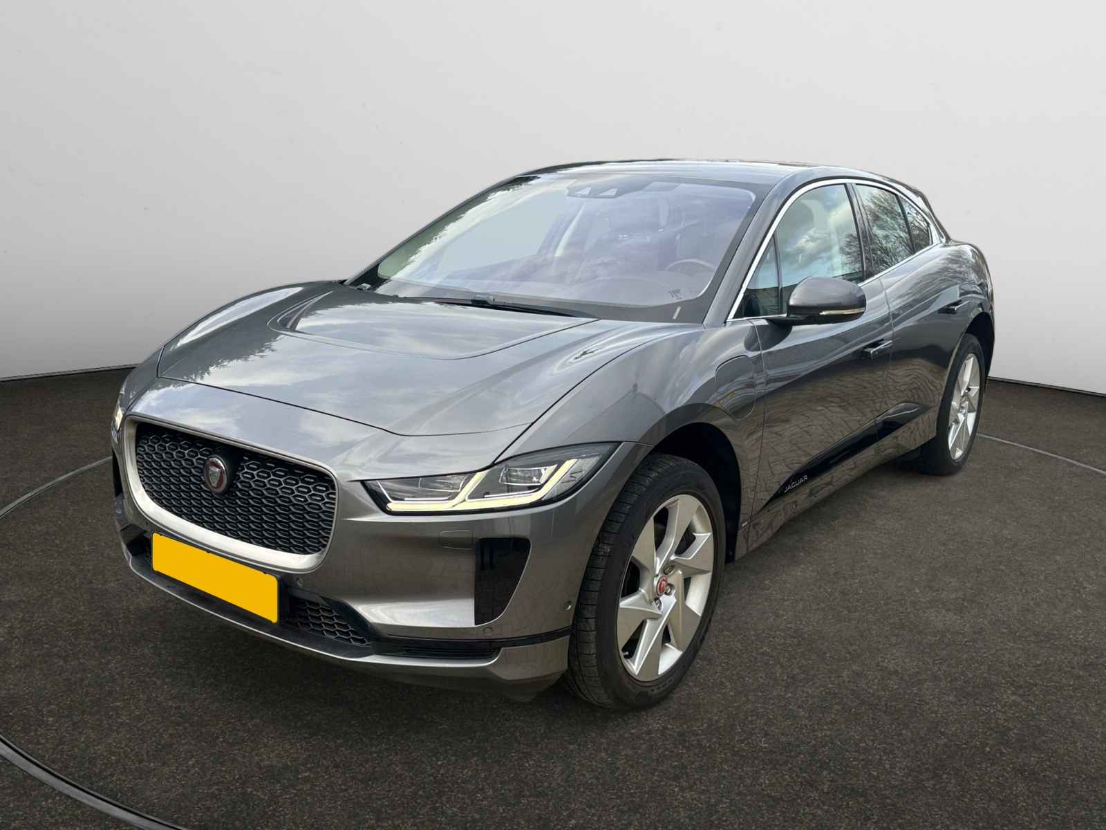 NowLeiloes | Auction Jaguar