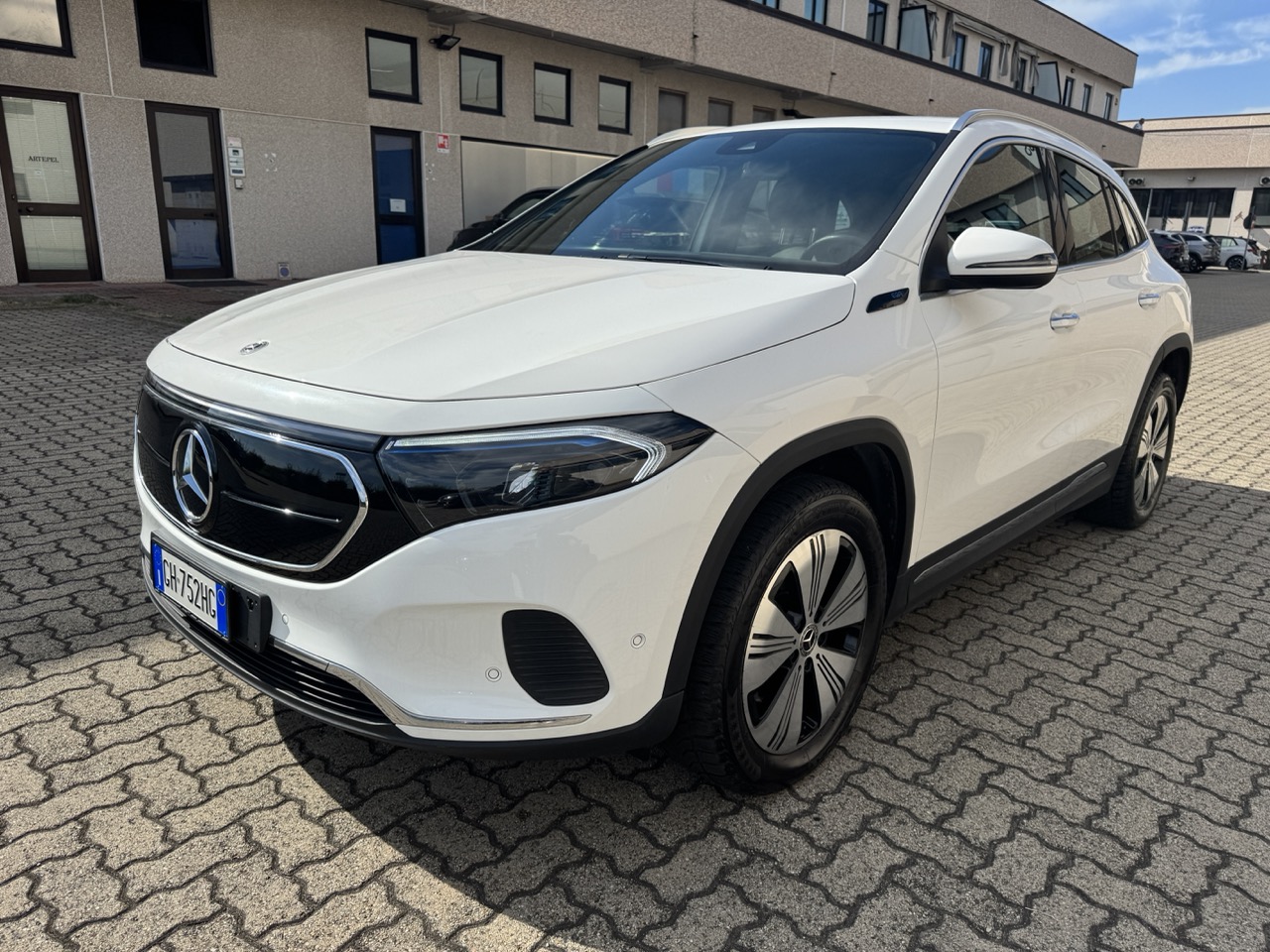 NowLeiloes | Leil&atilde;o MER | Mercedes-Benz EQA 250 Sport - El&eacute;trico - Caixa autom&aacute;tica - 190 cv