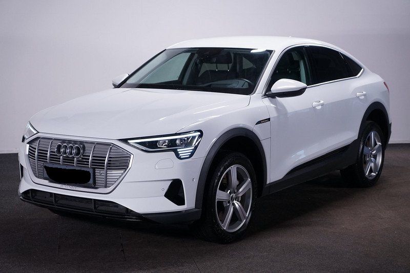 Audi e-tron Sportback 2021. 115 000 Km. Zahnrad: Automático
Farbe: Branco.
Poder
230 kW (313 