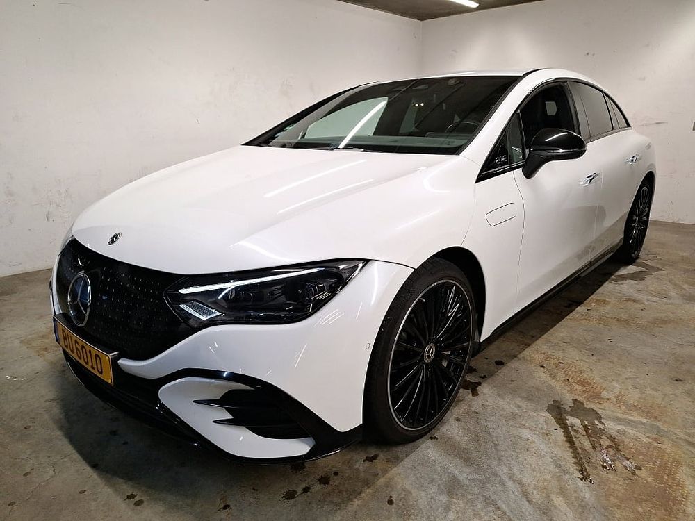 Mercedes Benz eqe 350 2022. 116 800 Km. Mudanças: Automático
Cor: Branco.
Marca e 