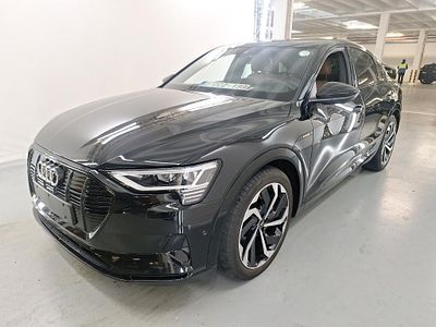 Audi e-tron 2022. 121 000 Km. Mudanças: Automático
Cor: cinzento.
Marca e modeloAudi E-TRON 