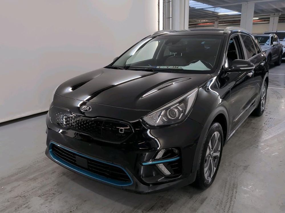 Kia eniro 2020. 78 400 Km. Mudan&ccedil;as: Autom&aacute;tico
Cor: preto.
Marca e modeloKia Niro 
