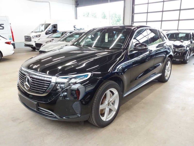 Mercedes Benz eqc 2022. 137 900 Km. Zahnrad: Automático
Farbe: azul.
Marca e modeloMercedes EQC 