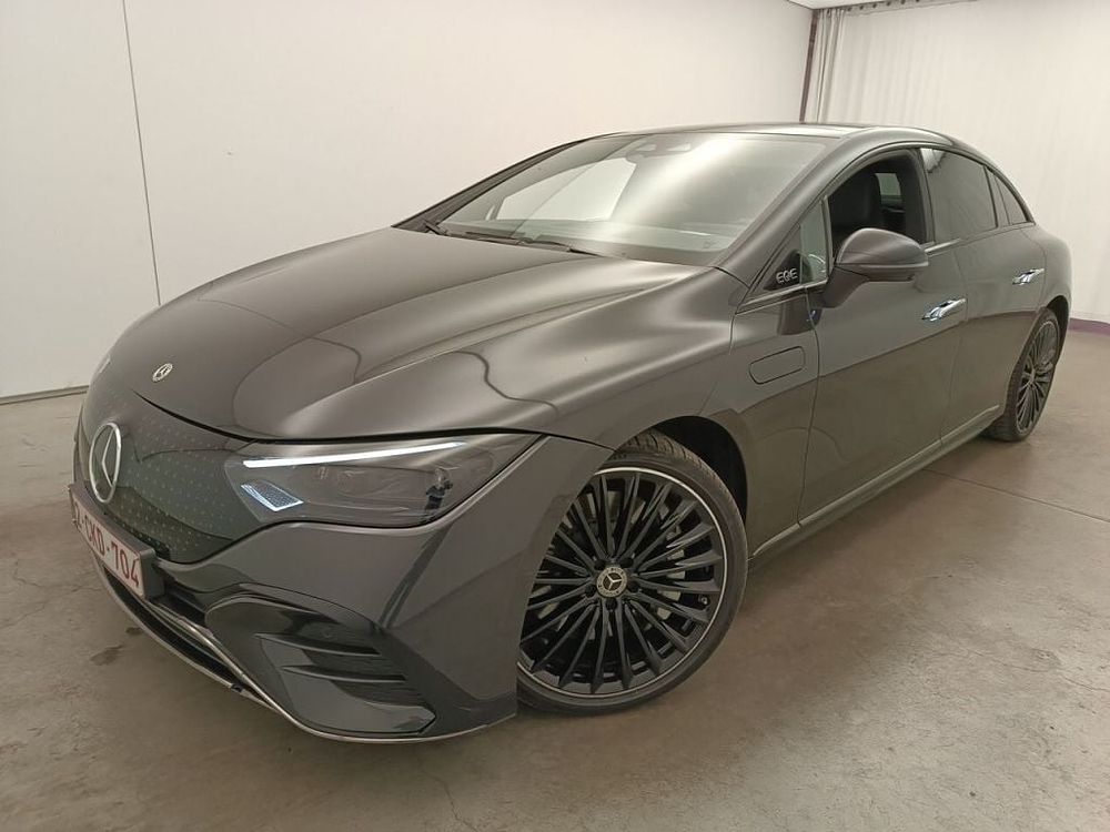 Mercedes Benz eqe 2022. 77 000 Km. Mudan&ccedil;as: Autom&aacute;tico
Cor: cinzento.
Marca e modeloMercedes 