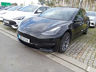 Tesla Model 3 2023. 61 600 Km. Mudan&ccedil;as: Autom&aacute;tico
Cor: preto.
Matr&iacute;cula	BD37GV
VIN 