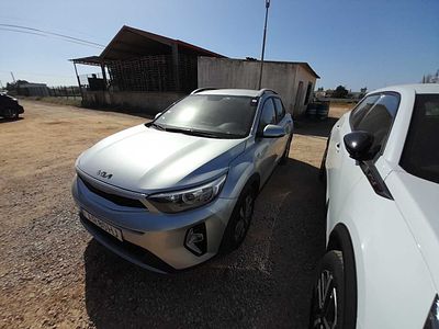 Kia Stonic 2022. 113,900 Km
Color: prateado.