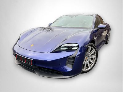 Porsche Taycan 2020. 41 000 Km. Mudan&ccedil;as: Autom&aacute;tico
Cor: azul.
Primeira matr&iacute;cula
24/07/2020 