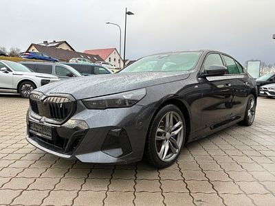 BMW i5 2023. 102 300 Km. Mudan&ccedil;as: Autom&aacute;tico
Cor: cinzento.
Primeira matr&iacute;cula
21/12/2023
Ano 